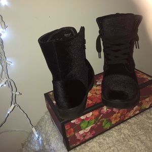 BLACK VELVET WOMENS FASHION COMBAT BOOT